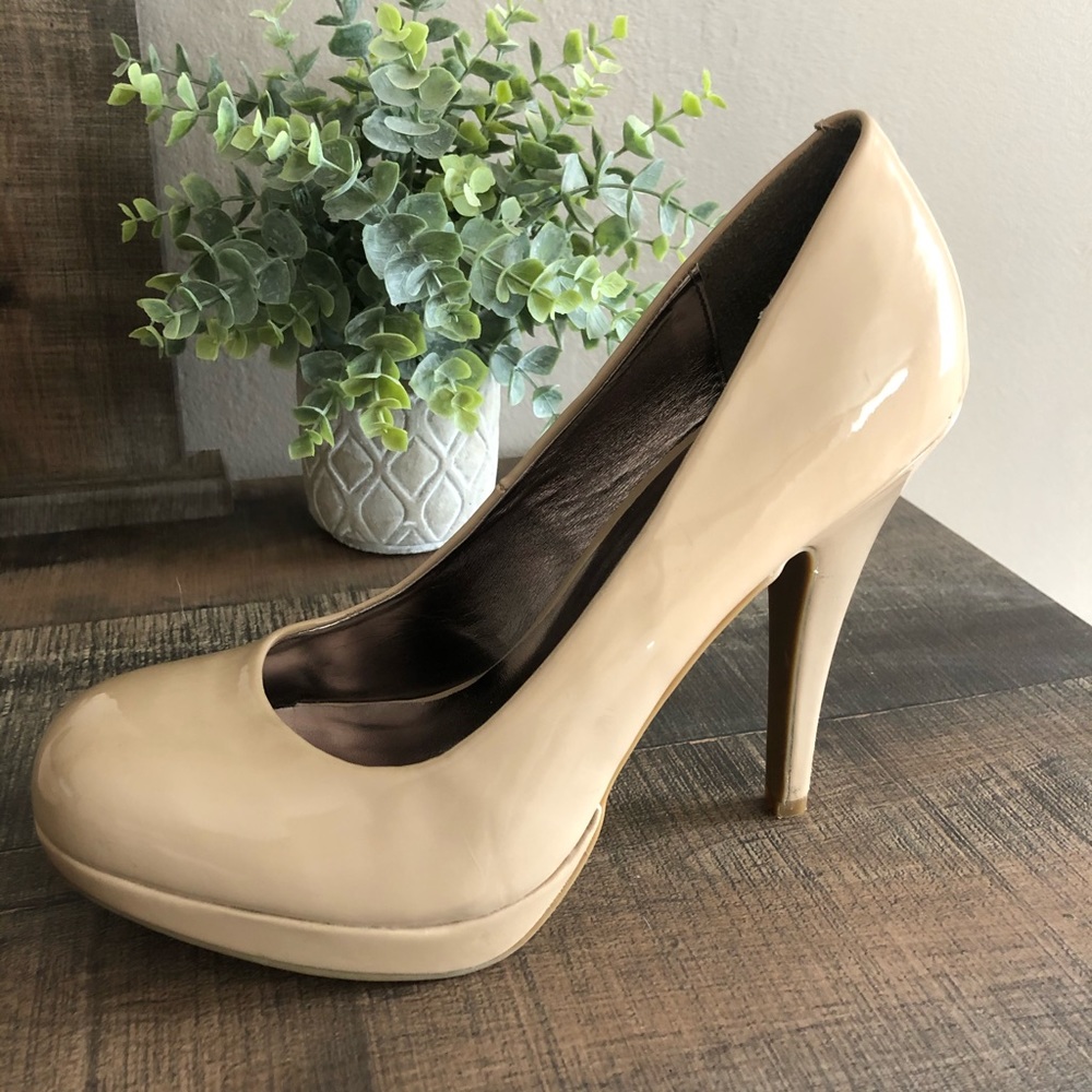 Madden Girl Nude Pumps
